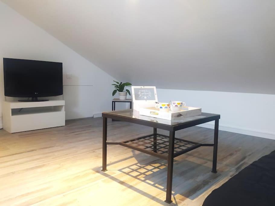 Suite Mansardee Independante, 25Min Lyon-Villefranche Chazay-d'Azergues Extérieur photo